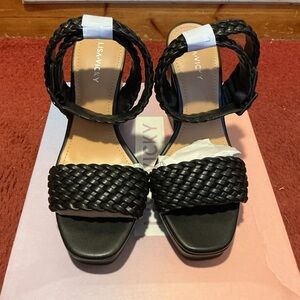Lisa Vicky Jewel-V black heels